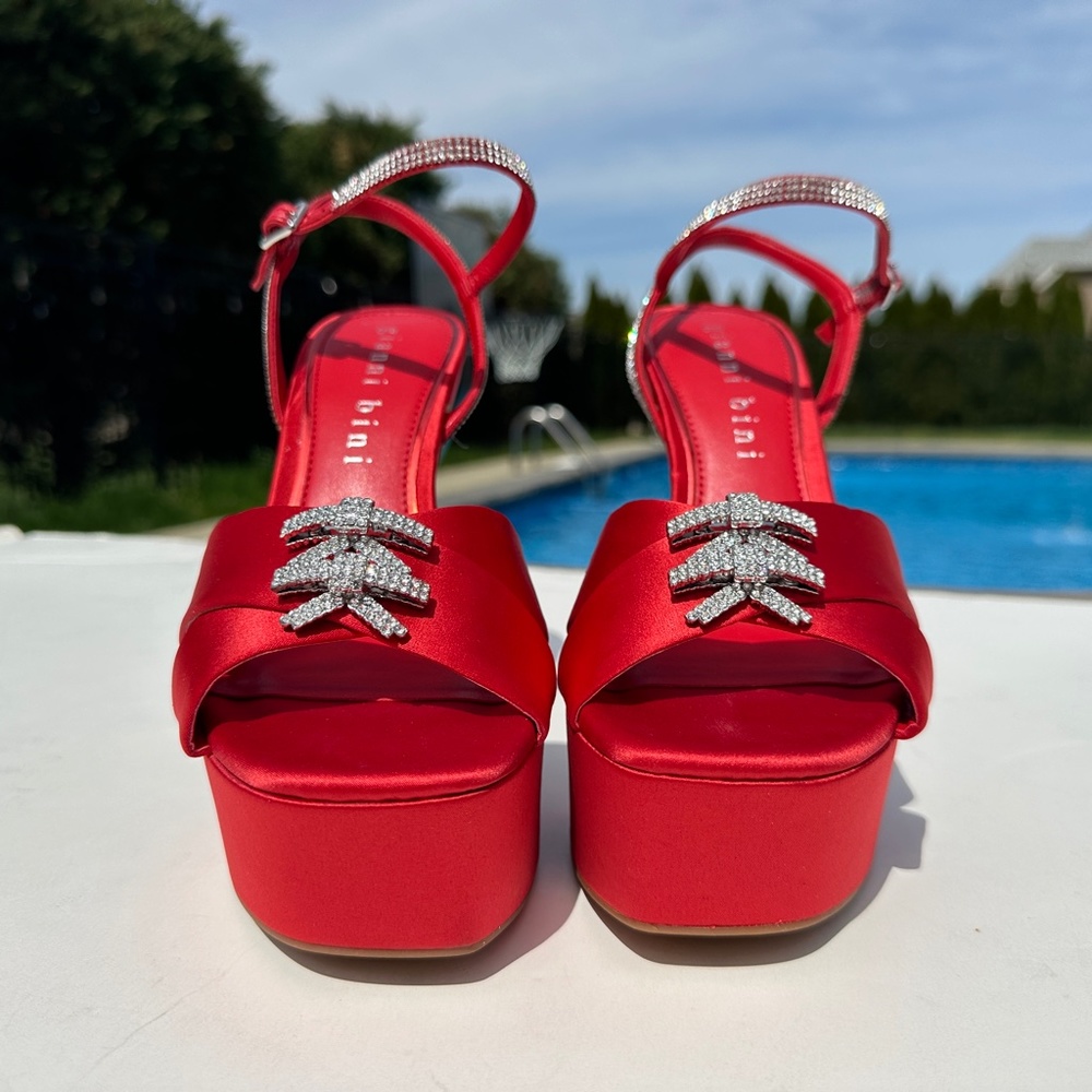 NWT Gianni Bini 10 Dempsey Red Satin Bow Platform Sandals - Picture 12 of 15